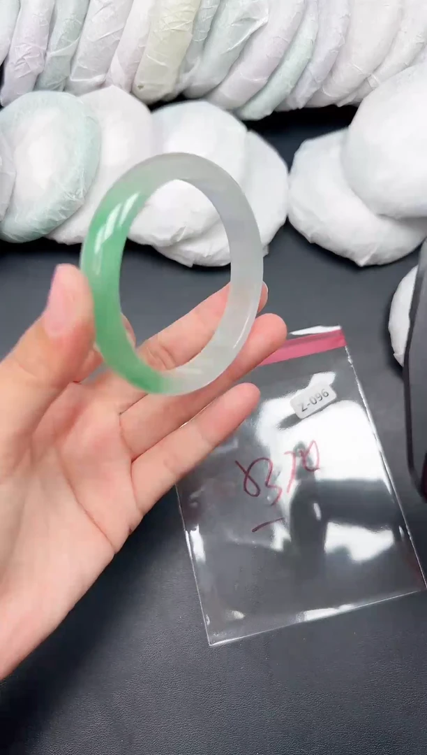 精品手镯，一物一拍Z096