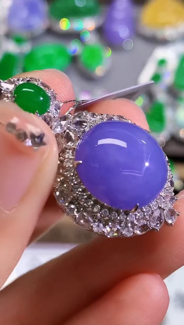 吊坠(不含链)18K金镶嵌翡翠亚*?多样性发其一