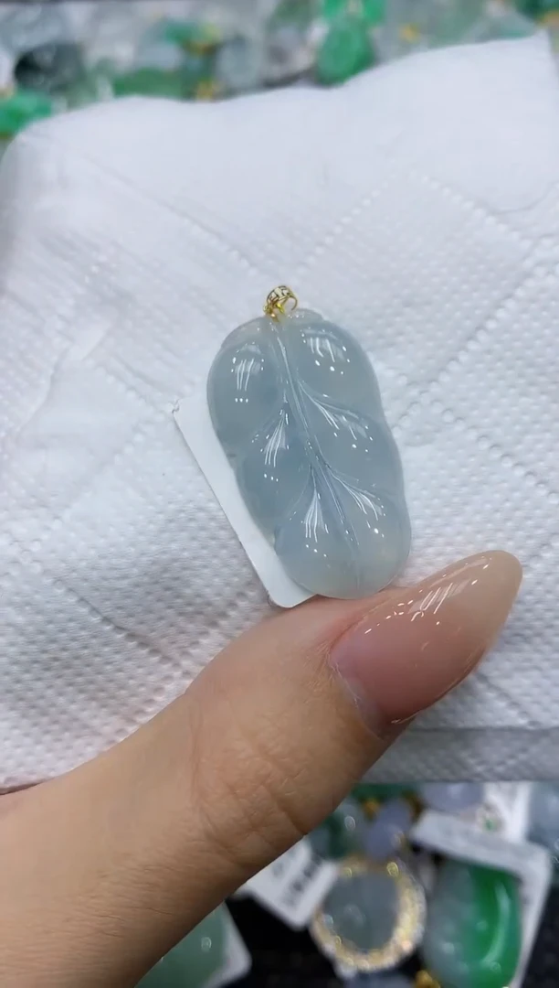 颈饰18K金镶嵌翡翠111111111111