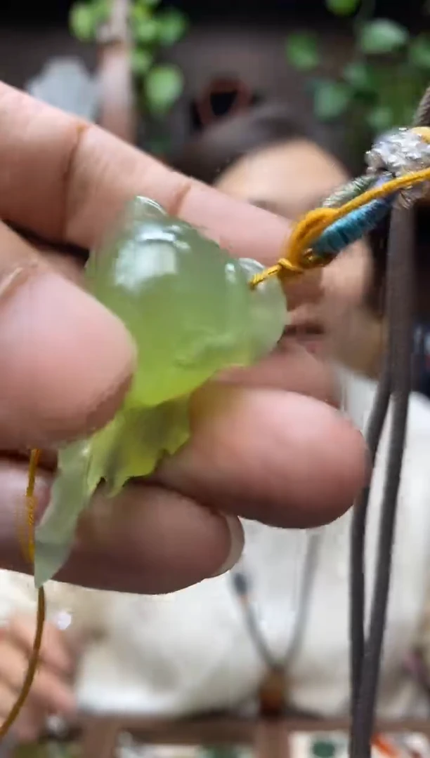 未镶嵌岫玉吊坠·