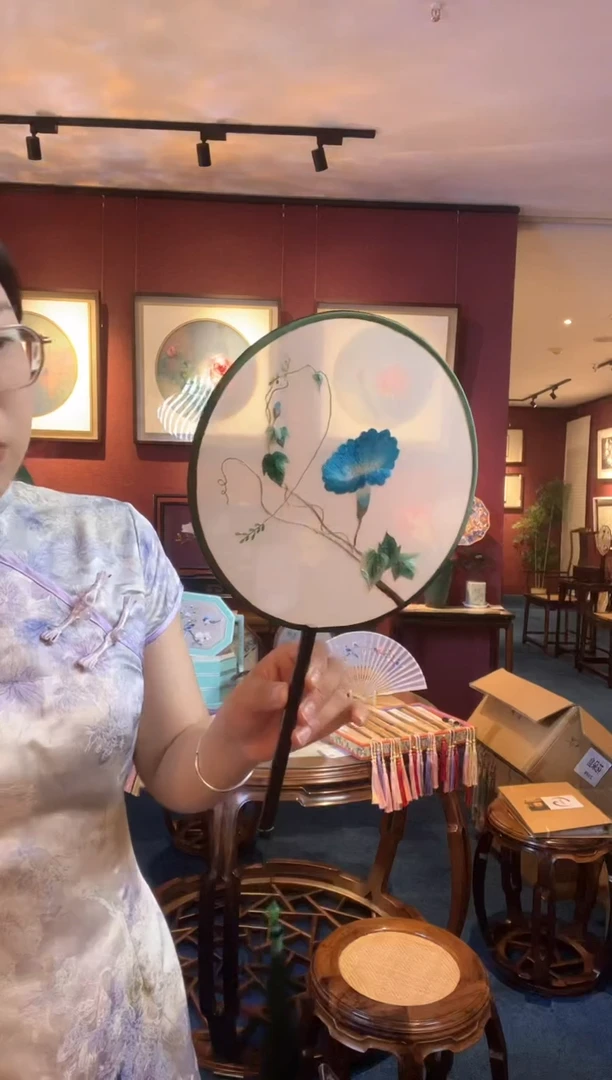 刺绣非遗苏绣团扇