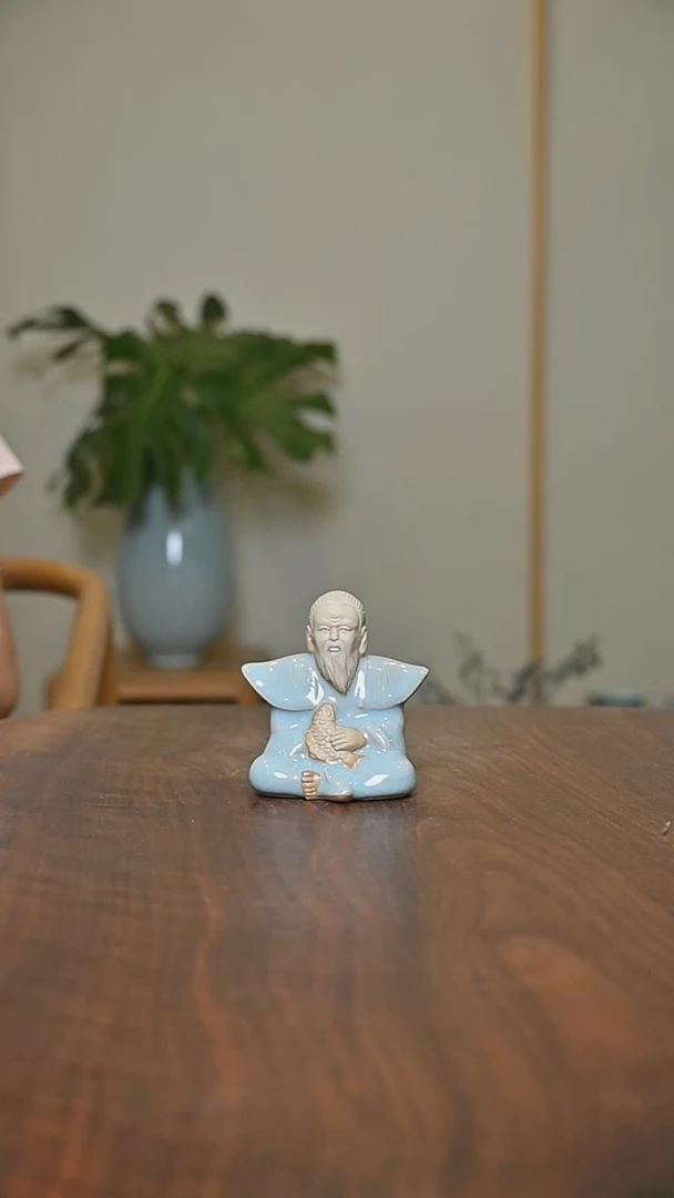 渔翁 天青 微瑕 无款