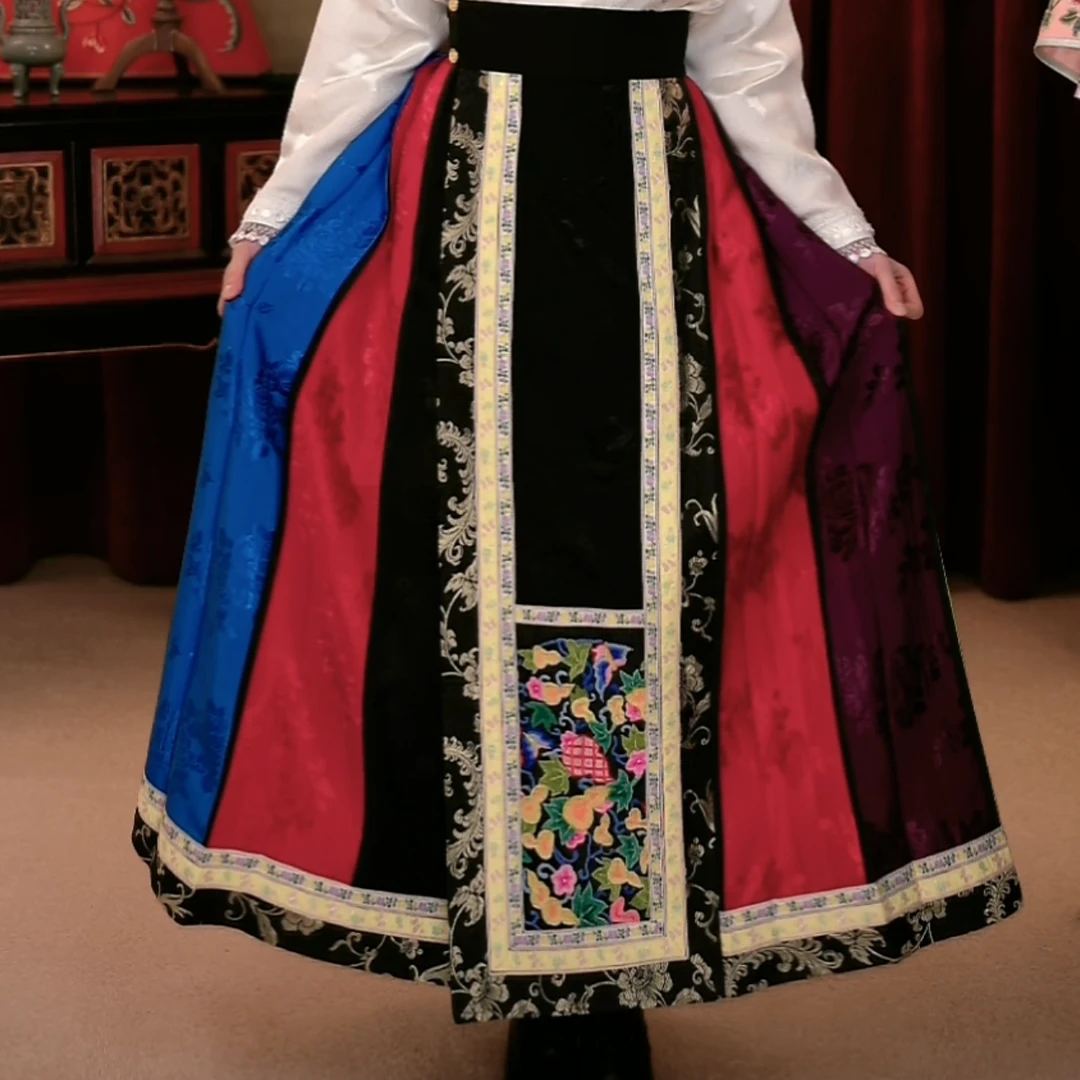 【煜秀堂】“彩福禄”传统中式重工刺绣镶边百褶马面裙
