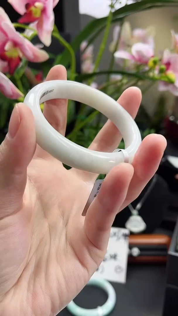 【闪购商品】翡翠手镯未镶嵌正圈
