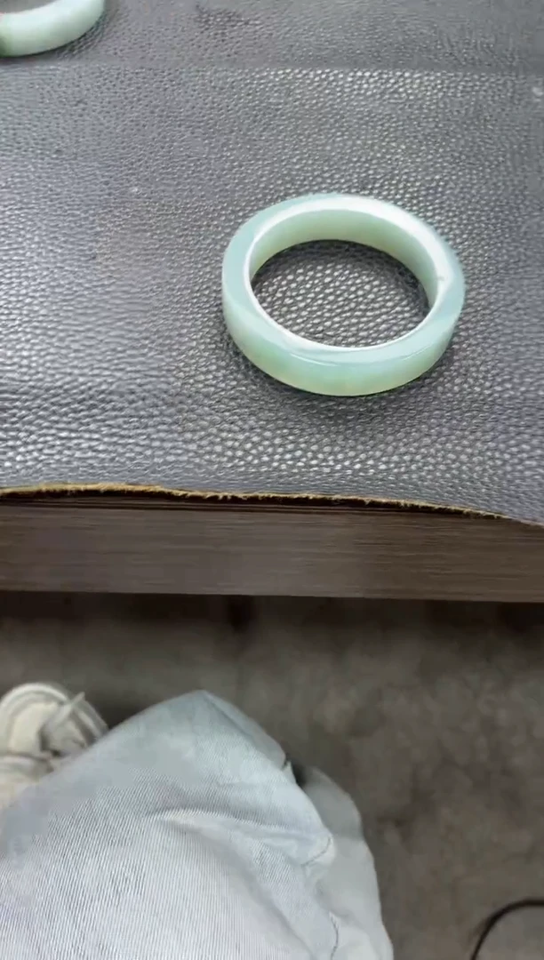 未镶嵌手镯定制翡翠人****?DDJ43767