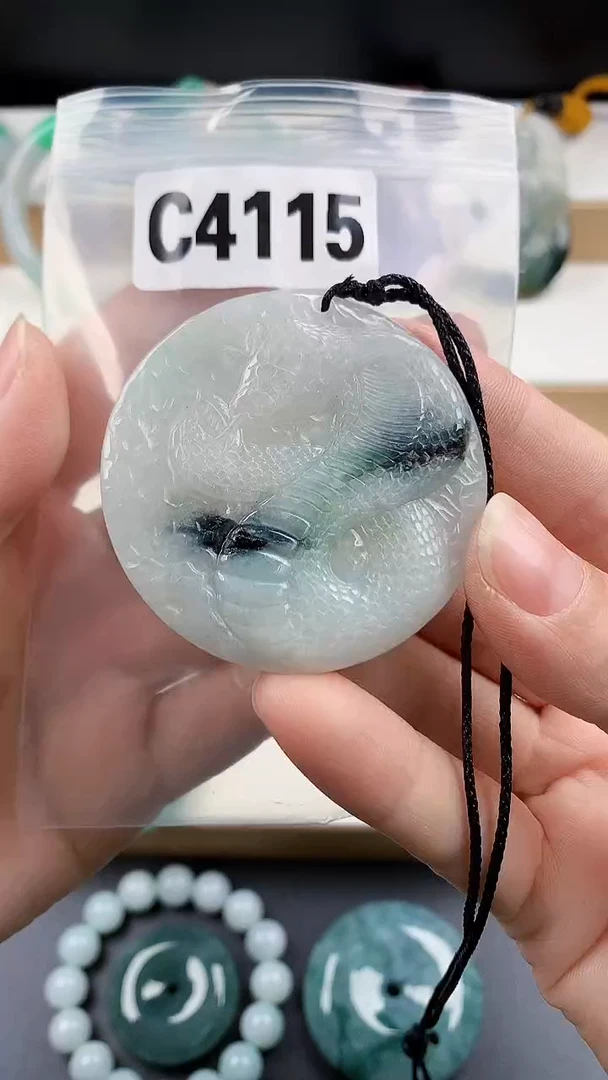 颈饰未镶嵌翡翠天然翡翠吊坠挂件