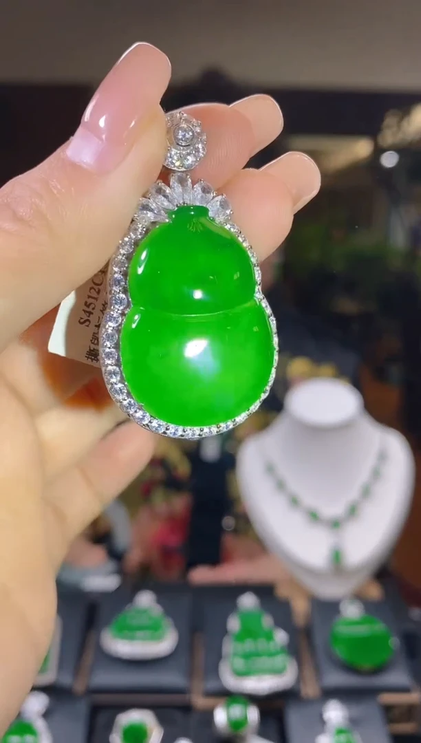 【闪购商品】翡翠吊坠(不含链)未镶嵌翡翠吊坠