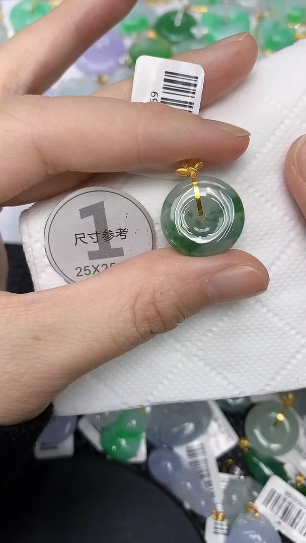 颈饰18K金镶嵌翡翠111111111