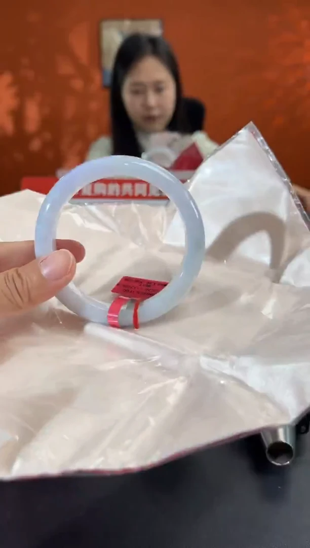 未镶嵌手镯翡翠8        圈口58