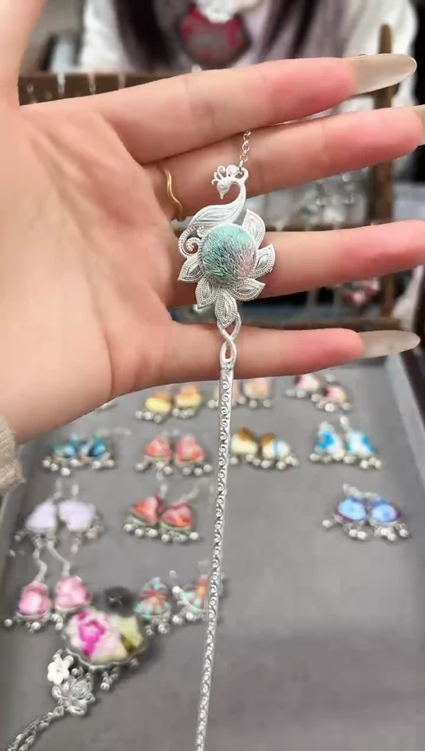 织绣民族风非遗老绣饰品158