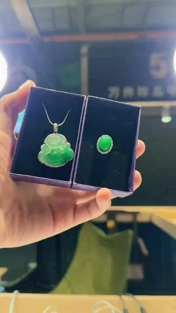 合金手链石英质玉（非洲翠）小****?2