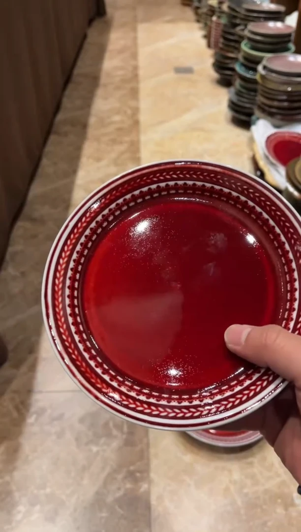 【闪购商品】瓷片813 微瑕郎红花边敞口盘1个