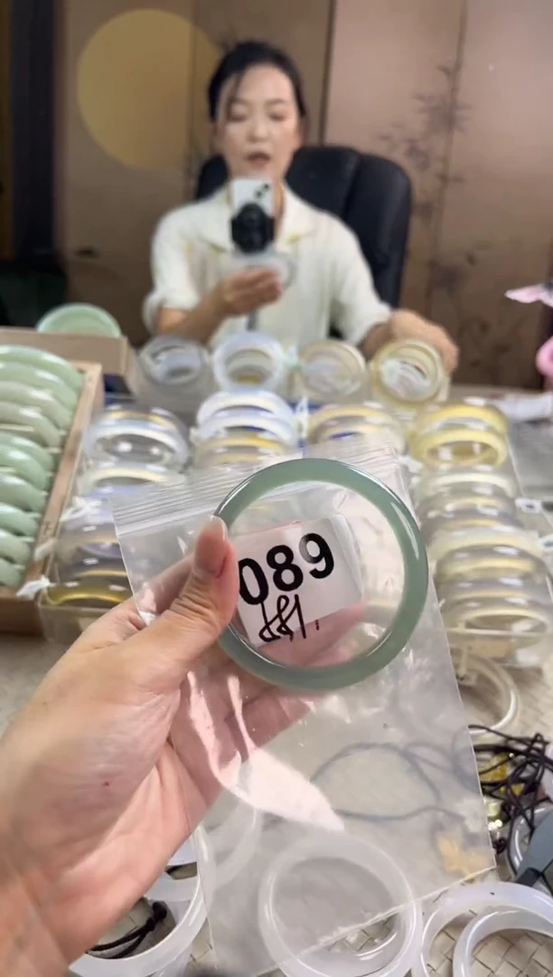 手镯玛瑙/玉髓未镶嵌089