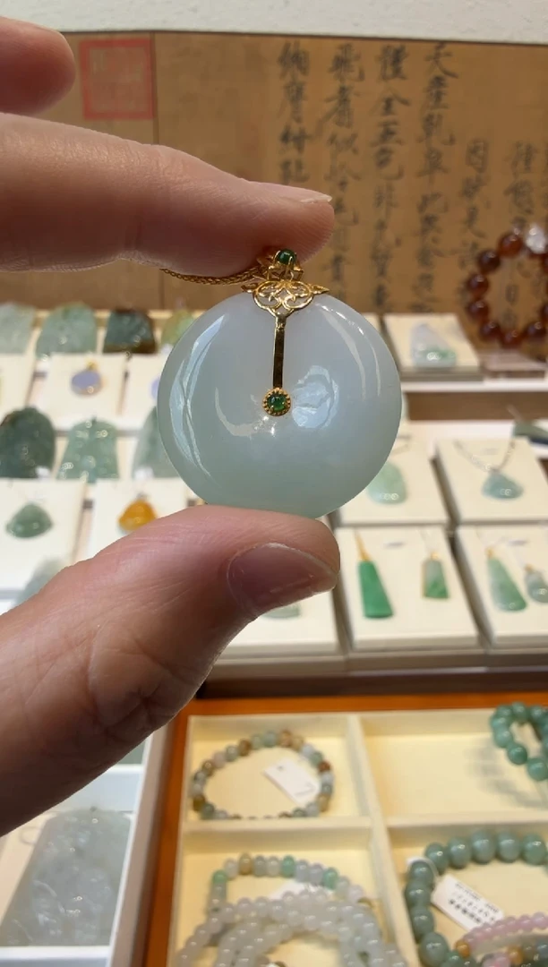 翡翠挂件18K金镶嵌A货翡翠多样性孤品