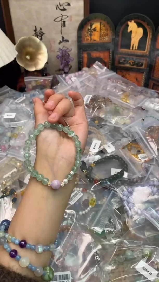 未镶嵌石英质玉手饰429