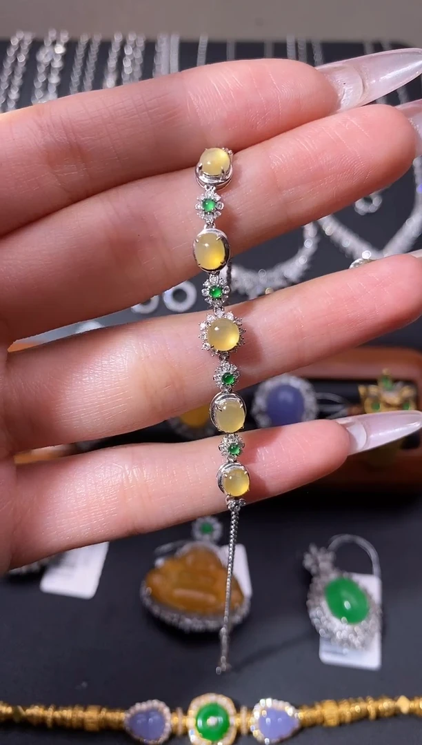 颈饰18K金镶嵌翡翠手链