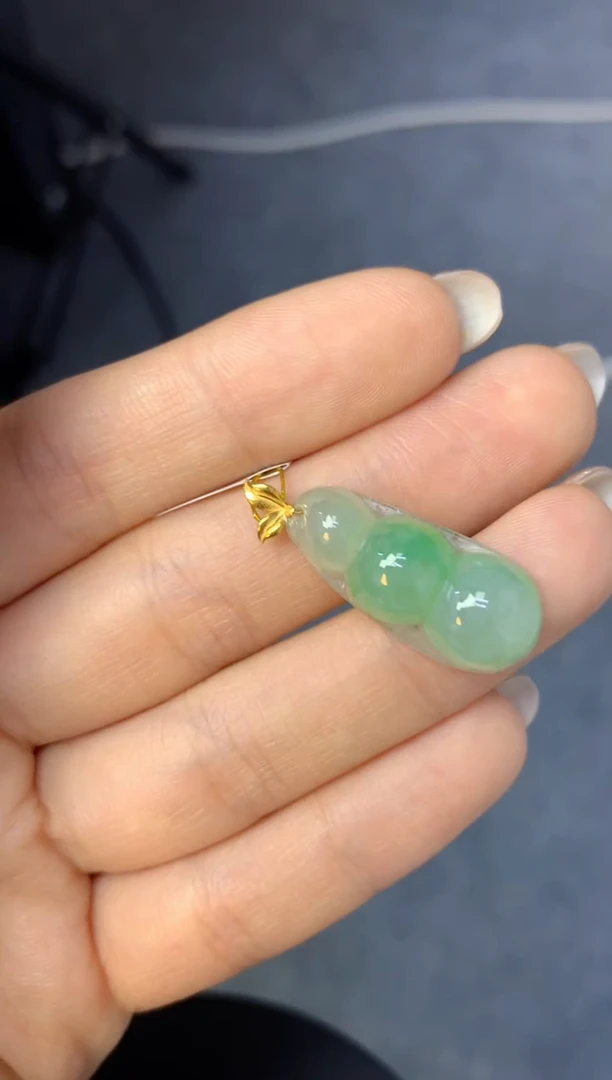 颈饰18K金镶嵌翡翠天然缅甸a货翡翠百元以上9元证书费自理