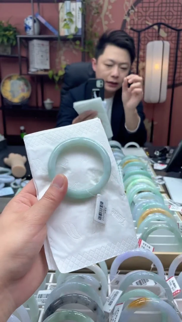 未镶嵌手镯翡翠2434******