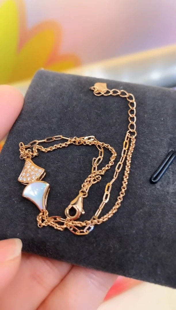 【闪购商品】贝壳（贝母）手链18K金镶嵌双裙子手链