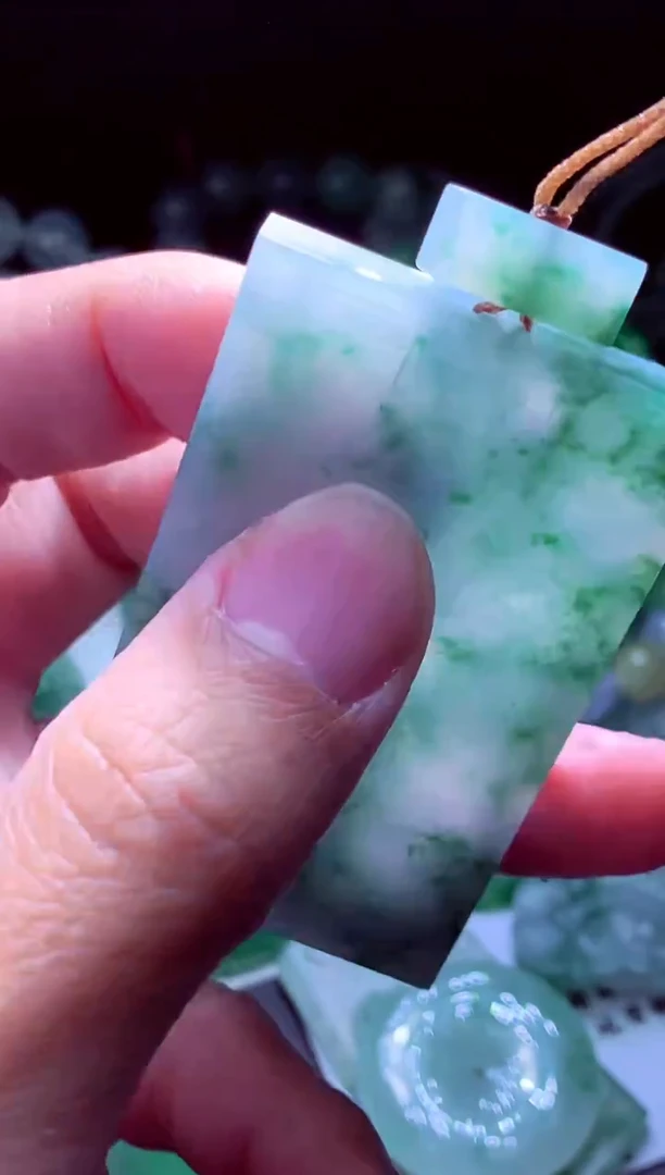 未镶嵌定制翡翠静*#翡翠毛货定制