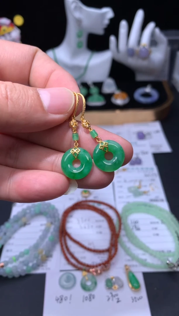 18K金镶嵌定制翡翠48小时鉴赏期 退货不扣服务费