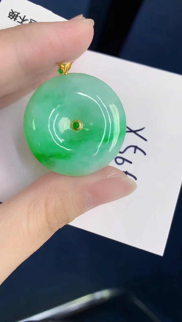 颈饰18K金镶嵌翡翠天然翡翠缅甸A货