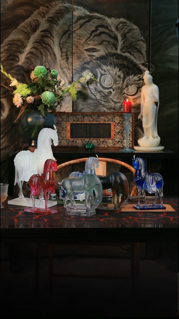 手工艺品琉璃冰*與山堂琉璃迷你马金红色预售