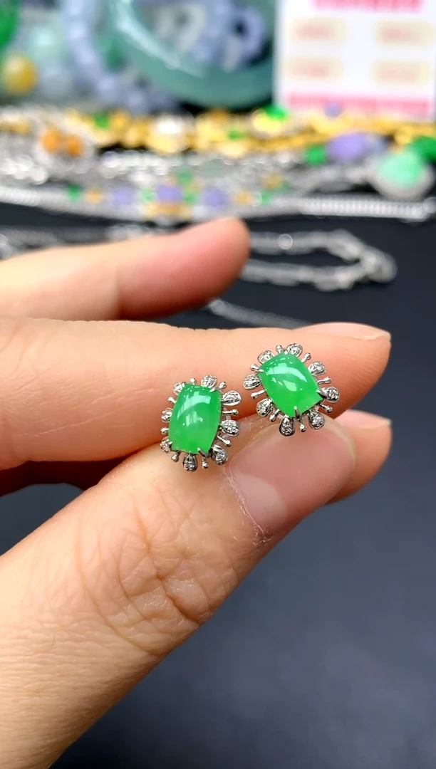 18K金镶嵌翡翠耳饰102-中国好珍宝