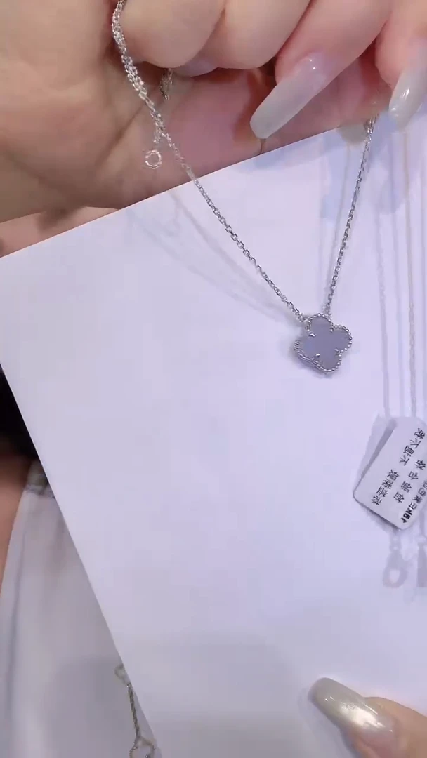 18K金镶嵌项链玛瑙/玉髓紫色单花项链