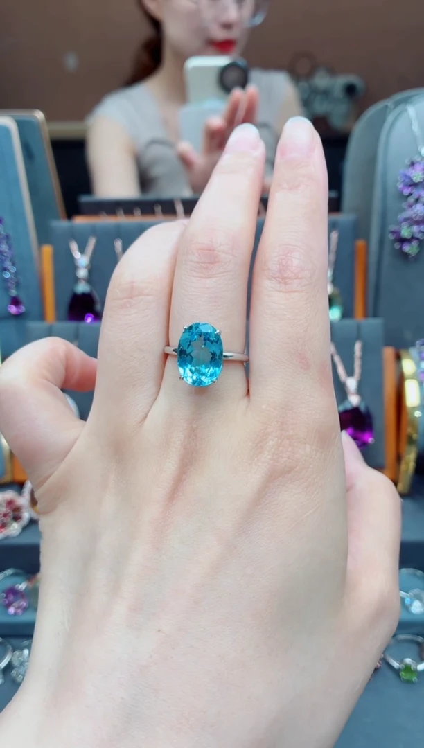 托帕石戒指银S925镶嵌一*托帕石戒指