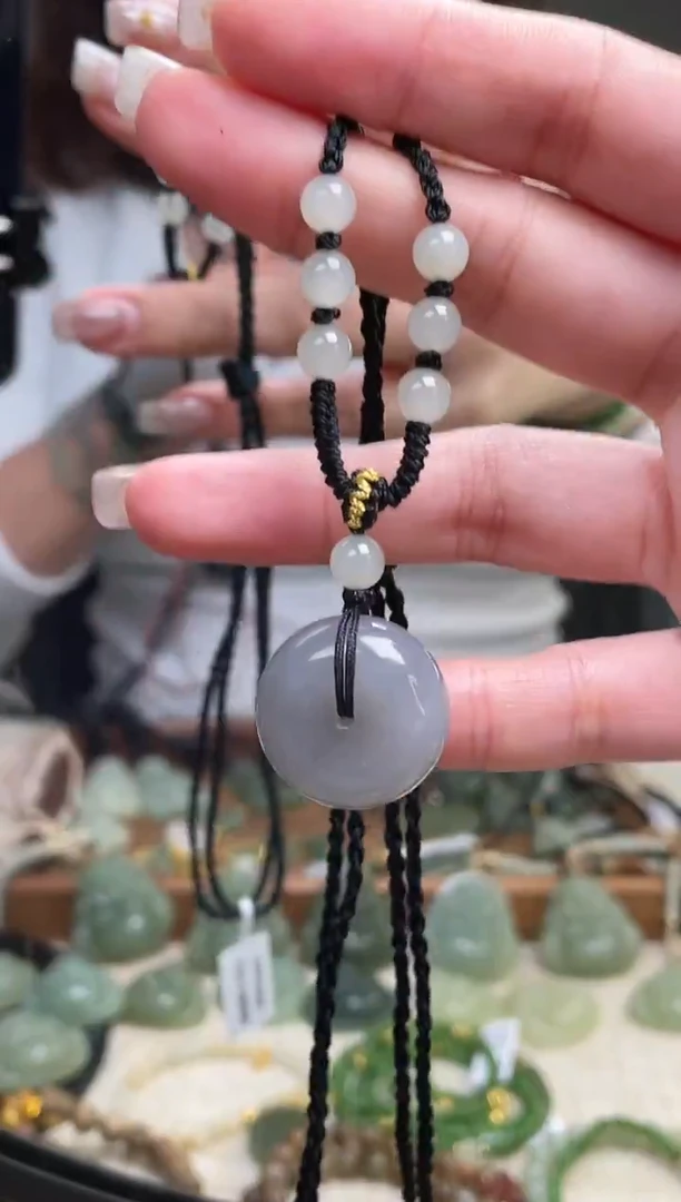 颈饰未镶嵌和田玉平安扣