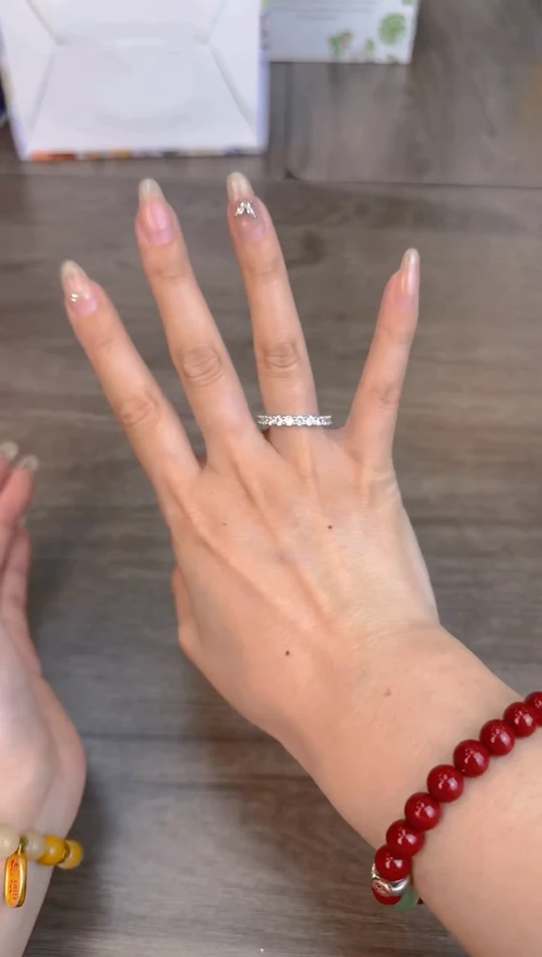 瓷片新号开播漏不停@@CQ1228