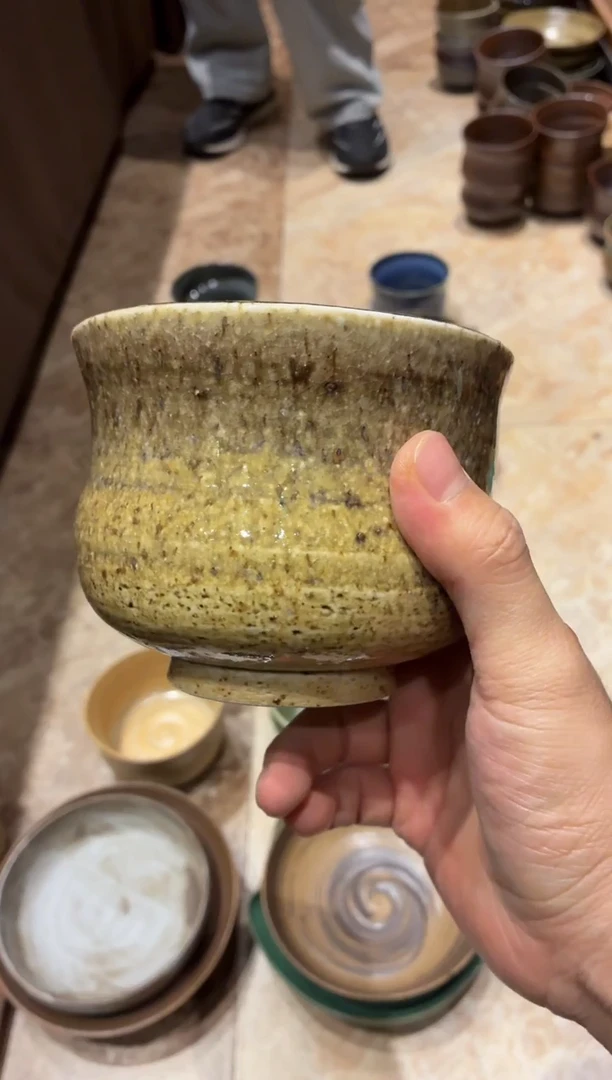 瓷片小***汪659黄色扭扭碗1个