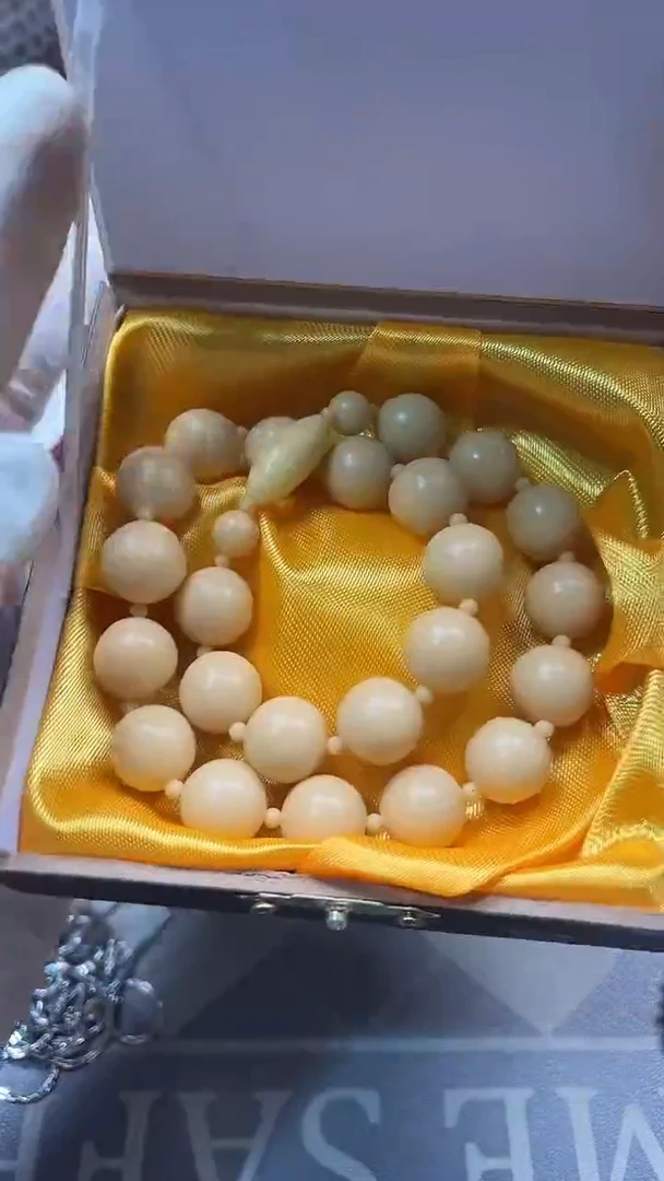 非金属无连*连如图所示时尚饰品