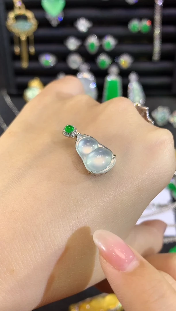 吊坠(不含链)18K金镶嵌翡翠38-葫芦