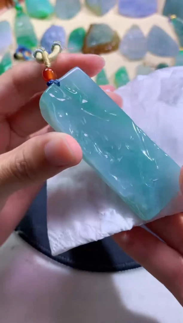 颈饰未镶嵌翡翠