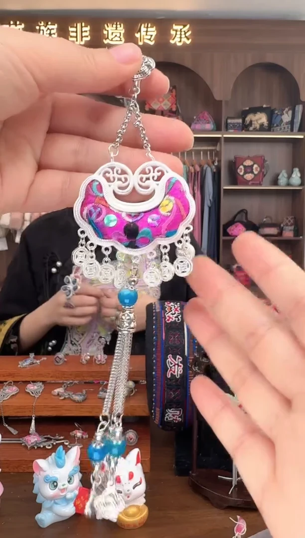 【闪购商品】织绣扶光苗绣传承235