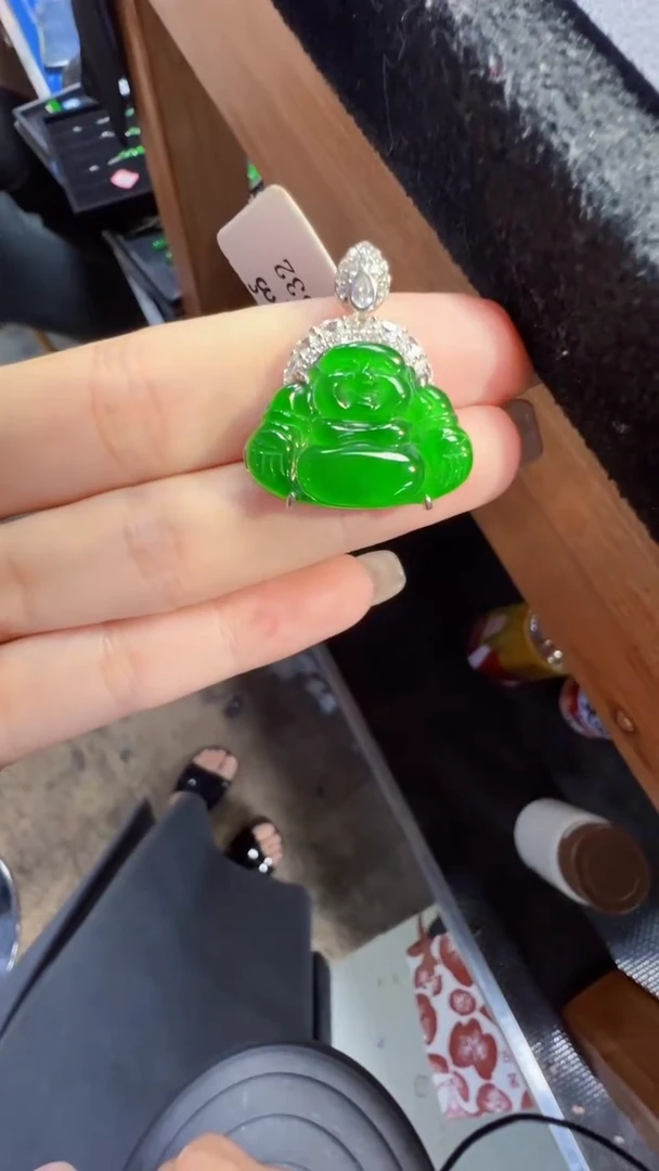 定制翡翠未镶嵌翡翠A货有轻微色差属于正常现象，佛公多样性发货1