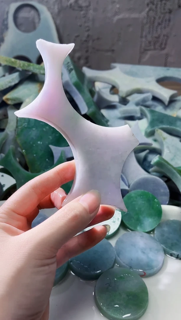 翡翠未镶嵌颈饰天然翡翠A货143