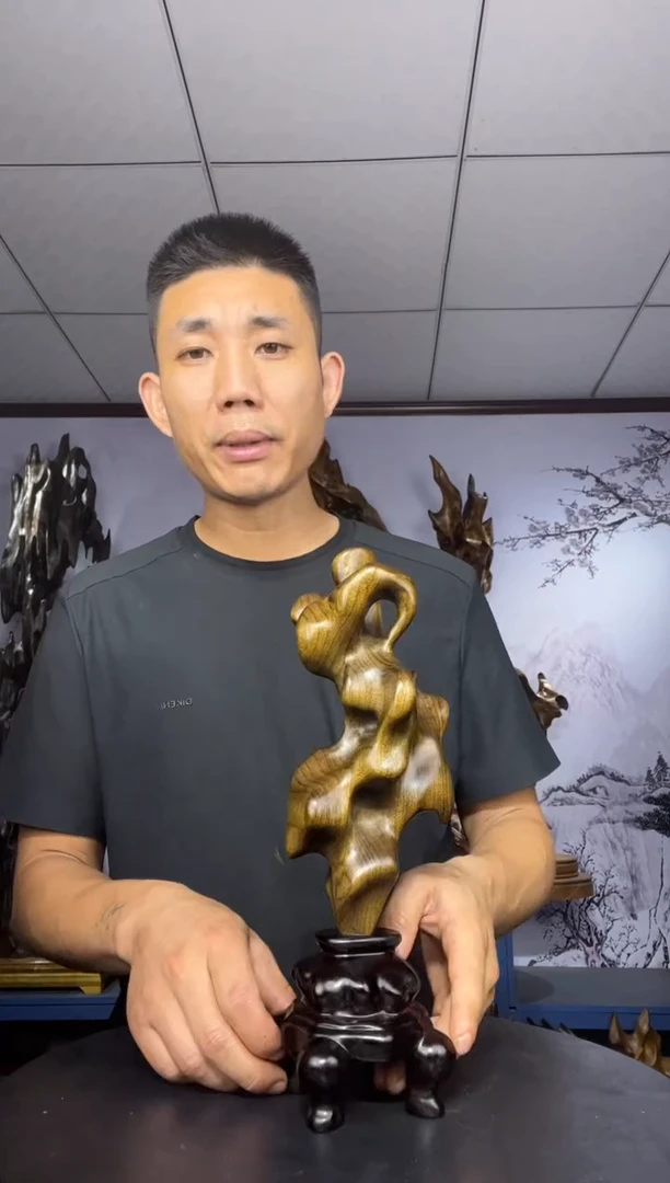 金丝楠木雕款等金丝楠木工艺品摆件