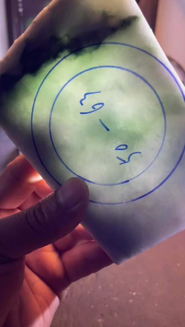 未镶嵌翡翠定制翡翠j***?翡翠