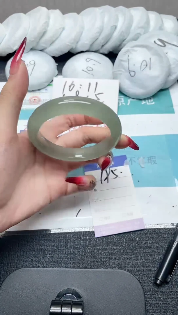 未镶嵌手镯石英质玉195-60