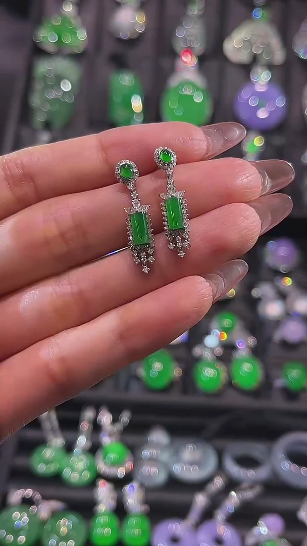 18K金镶嵌翡翠耳饰耳坠