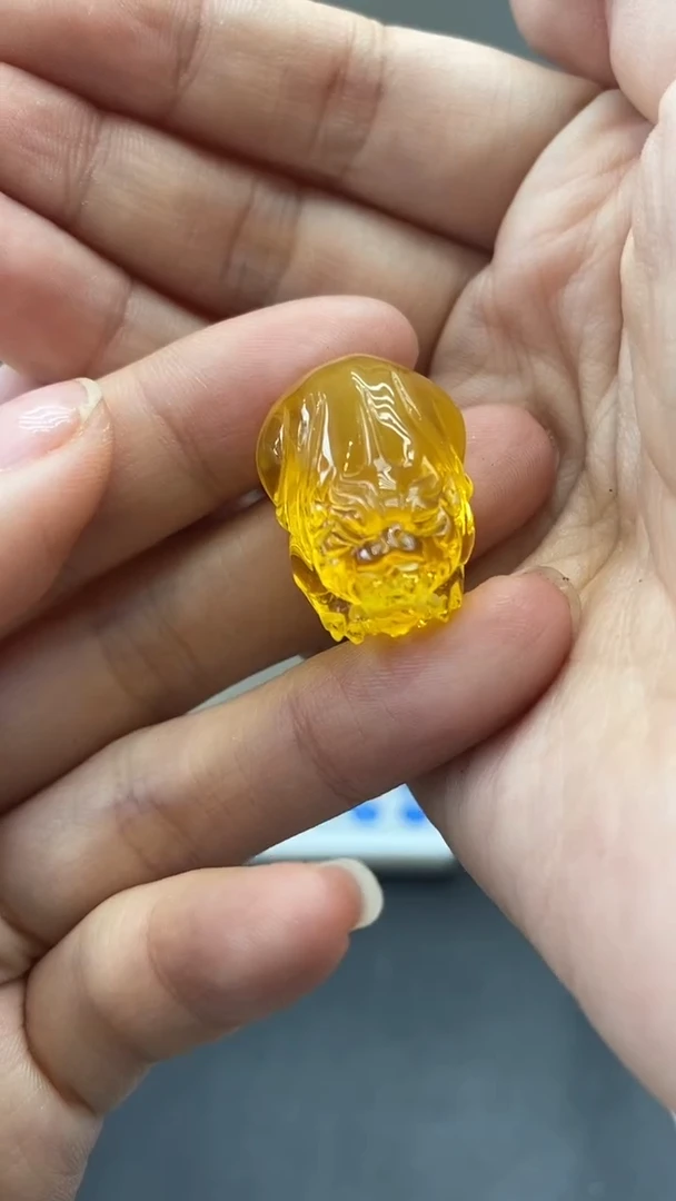 琥珀未镶嵌珠宝奇石230