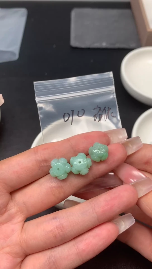 翡翠散珠o**o天然缅甸翡翠花花