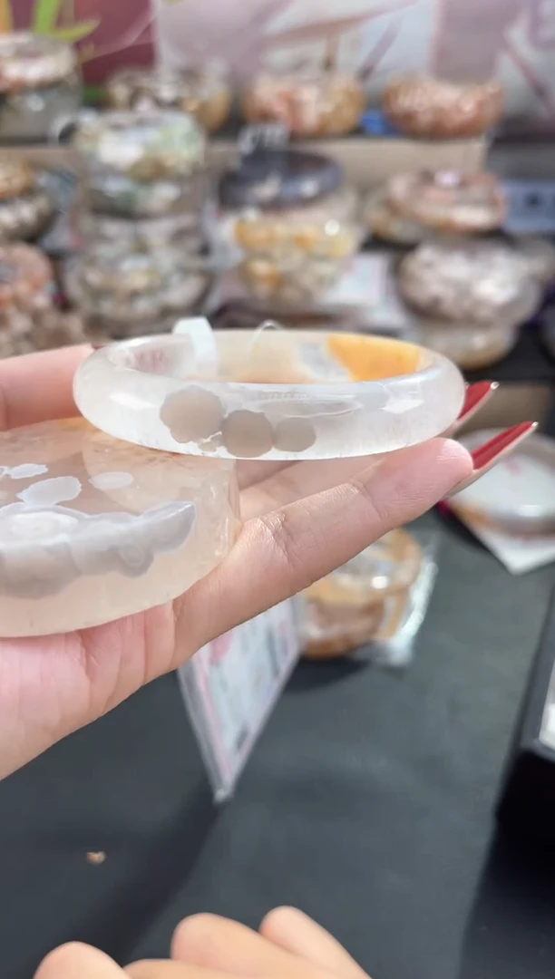 未镶嵌手镯石英质玉61