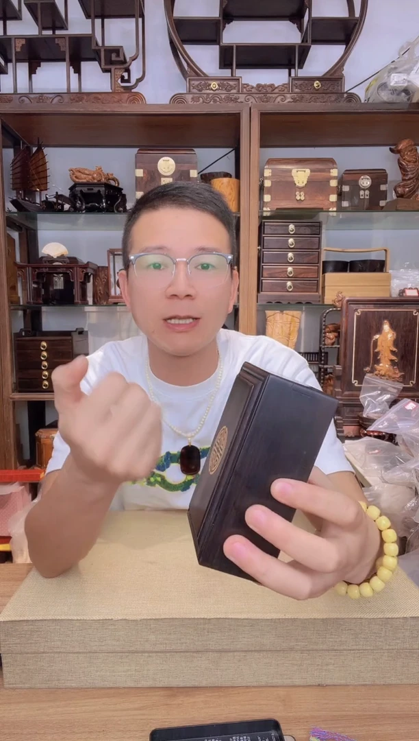 乌木类书架182大叶紫檀嵌黄杨机关盒   瑕疵