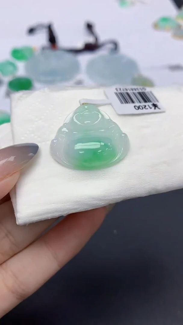 翡翠18K金镶嵌颈饰天然缅甸a货翡翠