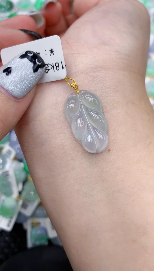 翡翠18K金镶嵌颈饰111111111111