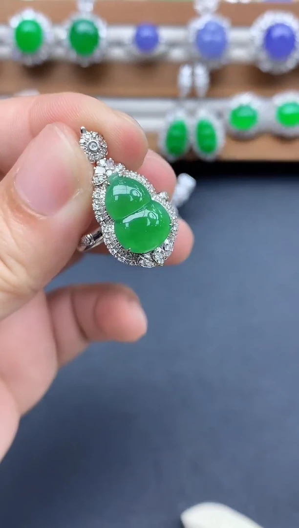 18K金镶嵌戒指翡翠587-中国好珍宝